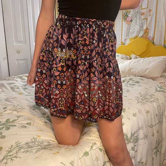 Black Flower skirt with pom poms! - Picture 3 of 10